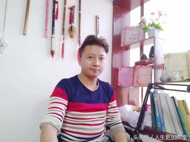 他“一路艰辛 惟愿梦想成真”~