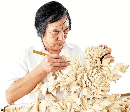 守住传统得大道 访第七届中国工艺美术大师徐土龙