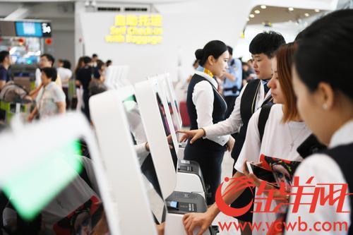 广州白云国际机场二号航站楼全面投入使用 国际枢纽现雏形