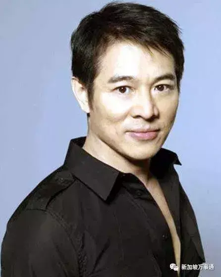 李连杰竟然已老弱成这样！网友直呼：快回新加坡养老～