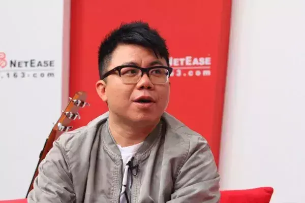 为众多天王天后作曲 如今成为健身界励志传奇