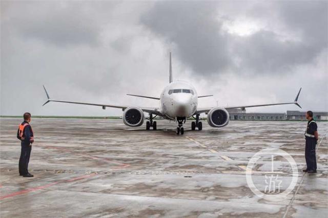 速速围观！重庆机场来了个“大家伙”，云端之上照样连wifi听歌看电影
