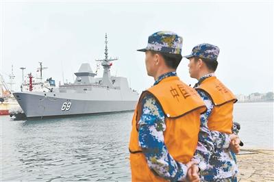 新加坡海军“刚毅”号导弹护卫舰访问青岛