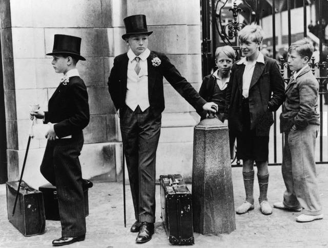 一张照片为你描述1937年战前英国的阶级分化