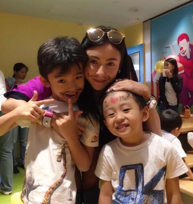 好友曝张柏芝早已看破婚姻，不跟儿子说与谢霆锋离婚原因