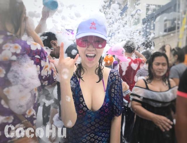 泰热情 中旅千人泼水节湿身嗨翻北碧春蓬