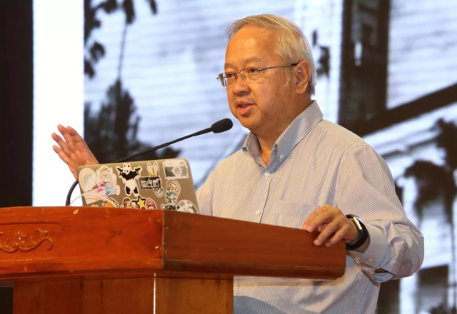 新加坡华侨中学原校长潘兆荣博士卸任后，来了广东顺德德胜！