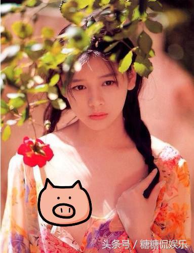 她15岁出道，20岁以《天使心》成名，后转行做歌手，如今却销声匿迹