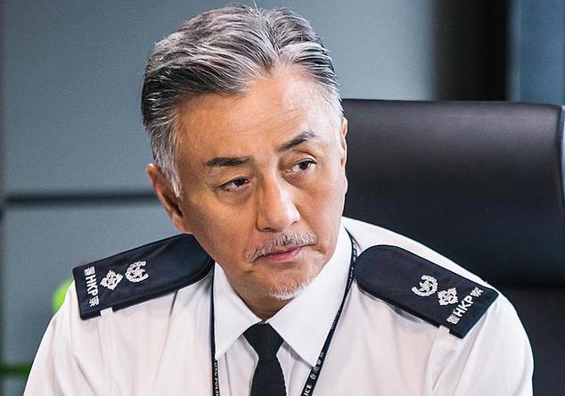 新加坡第一帅哥吴岱融演黑警恶人堪称一绝，59岁魅力依然全靠演技