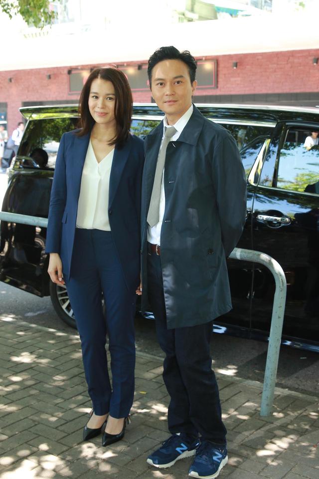 张智霖拍吻戏被删，忘记婚戒该戴哪只手，自曝求婚袁咏仪细节