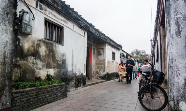 广东名字带州的城市，一座经济超新加坡，三座住的都是“外地人”