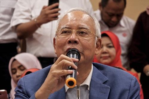 马来西亚警方连夜突击搜查前总理纳吉布住宅