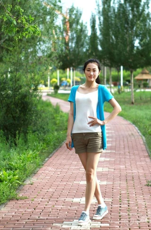 夏日美女PK，形态各异，外表不一，宁可丑的独特，不愿美得雷同