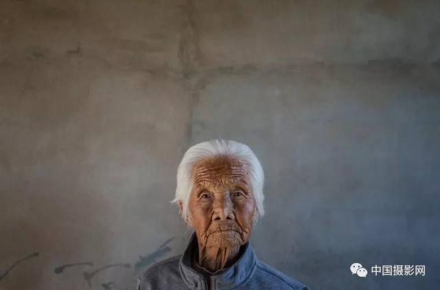 国际著名摄影艺术家郑培书眼中的银色年华