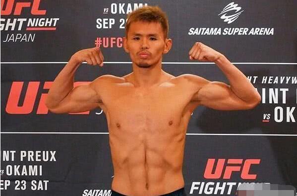 昨夜李景亮打败日本高手，没让粉丝失望，捍卫了中国搏击