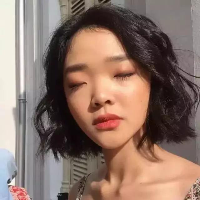 Dior对00后新的审美：越丑越高级 这五官引来了网友激烈的讨论