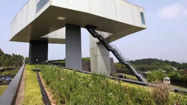 他将城市变成自己的绿洲
