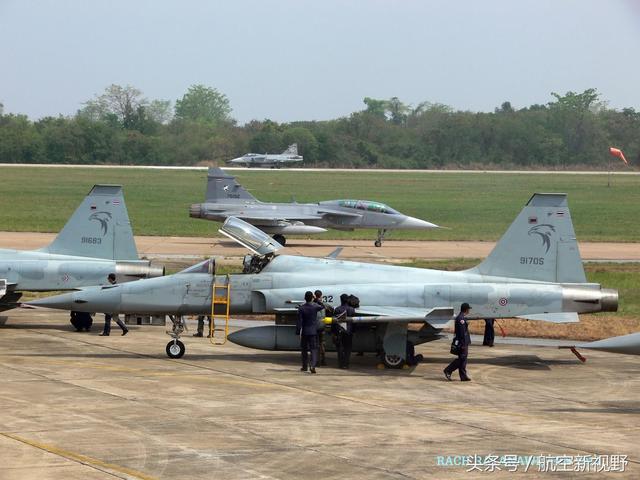 泰国空军买对空空导弹 一弹可装三机 这买卖真心值了