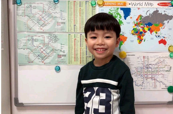 新加坡4岁男童熟记117地铁站名，他怎么做到的
