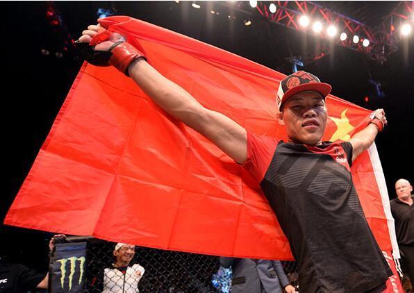 UFC新加坡站一片中国红！主将李景亮“稳”胜日本阿部大冶