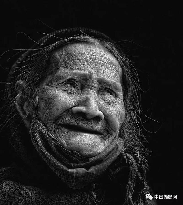 国际著名摄影艺术家郑培书眼中的银色年华