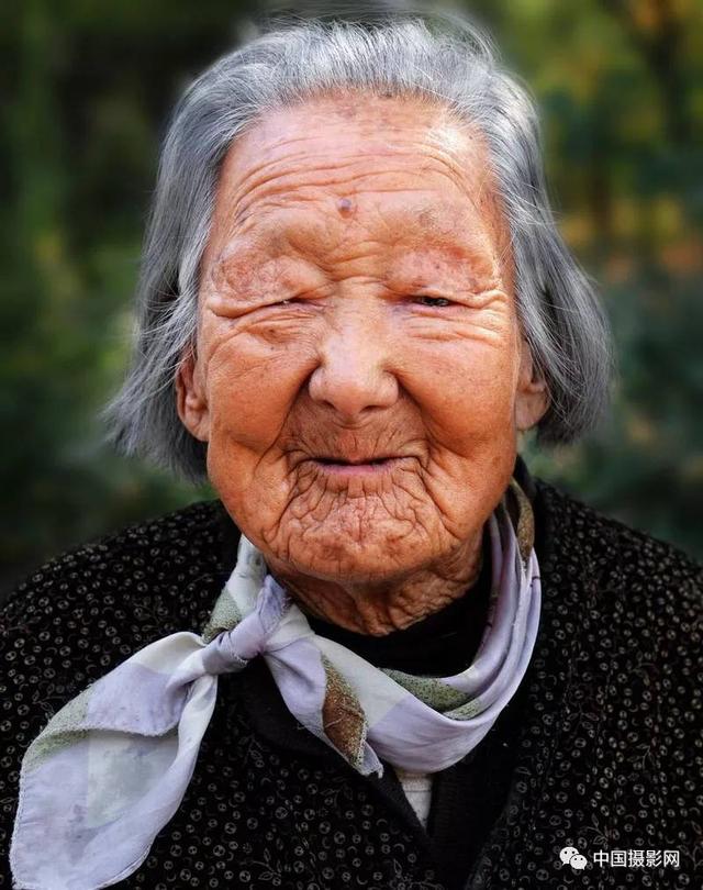 国际著名摄影艺术家郑培书眼中的银色年华