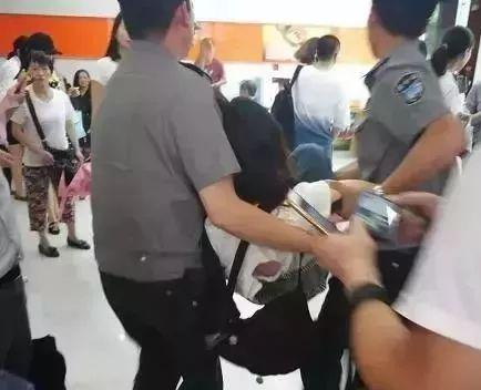 其实排队买房和排队买奶茶没啥区别