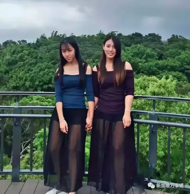 生了3个娃的冻龄辣妈，和15岁女儿同框竟让人傻傻分不清！