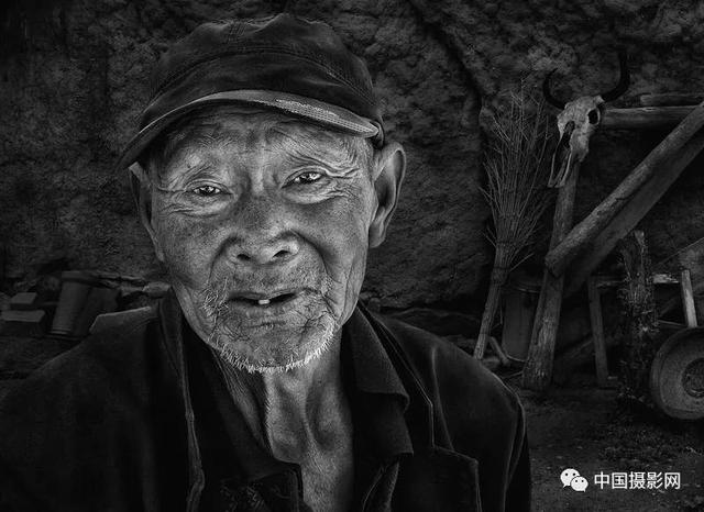 国际著名摄影艺术家郑培书眼中的银色年华