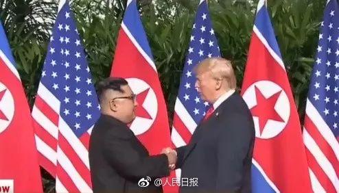 历史性一刻！金正恩与特朗普握手！会晤地点为何选在新加坡？