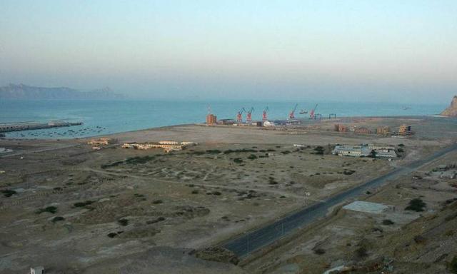 中国夺回失去7年的超级大港，年收益近150亿，新加坡对此叫苦不迭