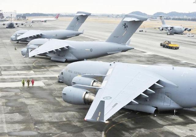 我们不一样！特朗普专用直升机和专车被运送到新加坡