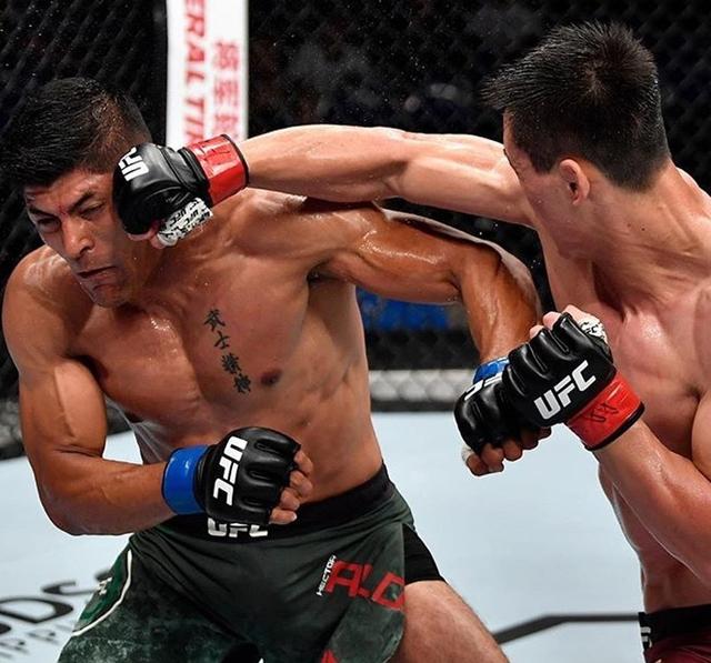 李景亮完胜日本猛将阿部大治！UFC中国军团豪取4连胜！