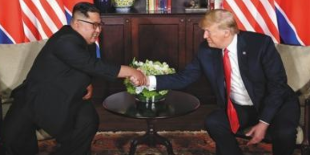 相逢一笑泯恩仇！金正恩到底说了什么，让特朗普夸他“聪明”