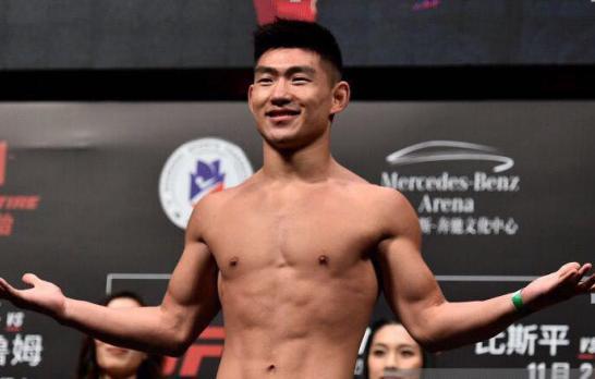 宋亚东新加坡站强势表现，对手赛后选择退役