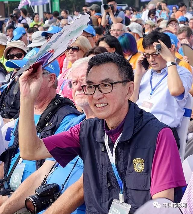 国际著名摄影艺术家郑培书眼中的银色年华