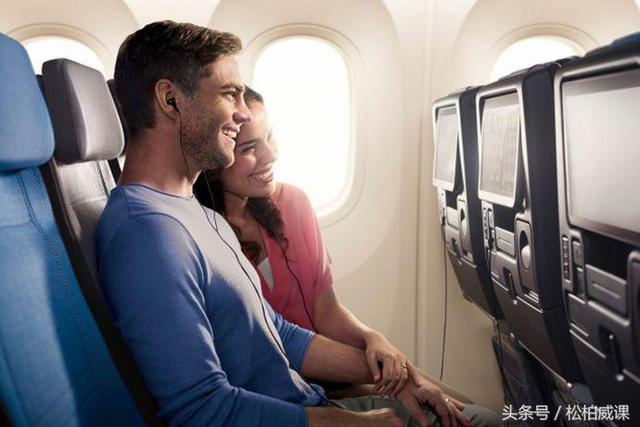 新加坡航空公司的豪华新型梦幻客机里，每个人都有一个靠窗的座位