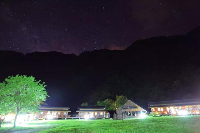 推窗见海，奢华媲美皇宫，有一种旅行叫住进风景里