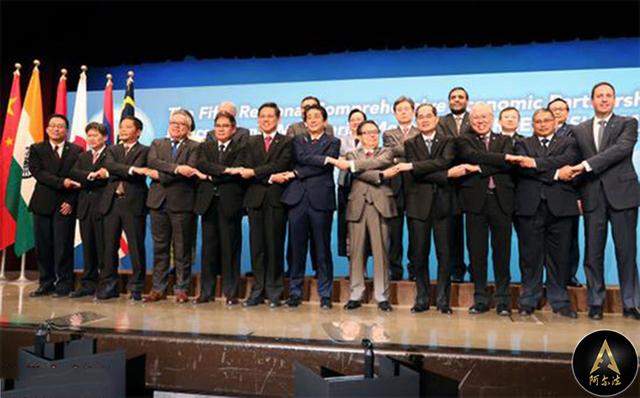 美国四面楚歌！日本终于决定反戈一击，站在中印等国一边