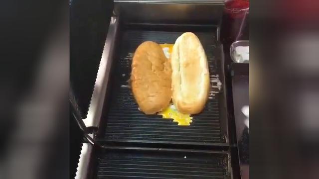 舌尖上的新加坡，鸡蛋灌面包了解一下