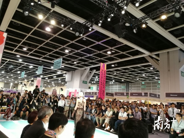 南海盐步内衣秀登陆亚洲最大时装展，整个展馆的人都来围观！