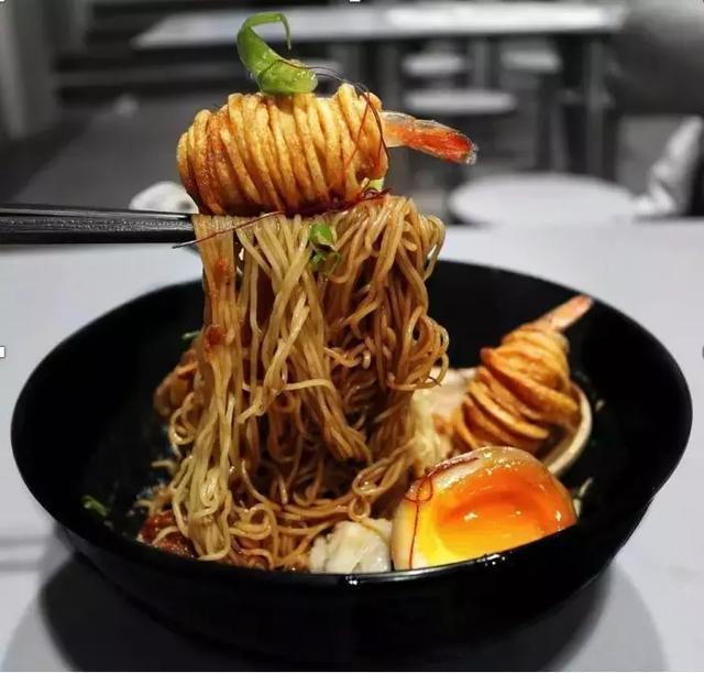 轮胎哥再次席卷新加坡，这些高颜值的米其林餐厅不去真后悔！