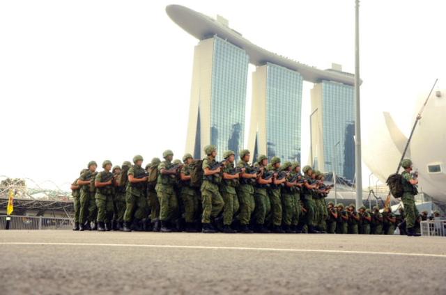 新加坡兵营恶搞的那些事儿！国内兵哥哥们看过有神马样的感受