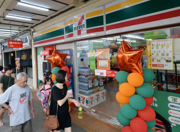 新加坡7-11集体出售，居然还被一个人集体收购，手笔不小