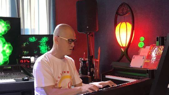 光头李进联袂林俊杰 推大熊猫公益歌曲《熊猫宝贝》