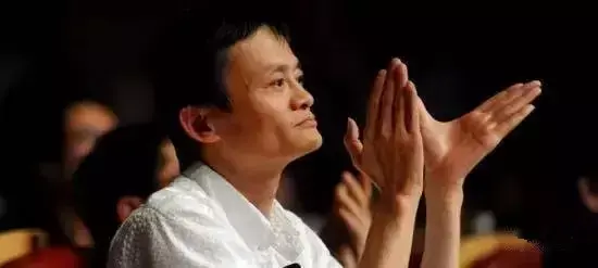 他白手起家靠种菜赚下亿万资产，马云亲自授予湖畔大学校徽