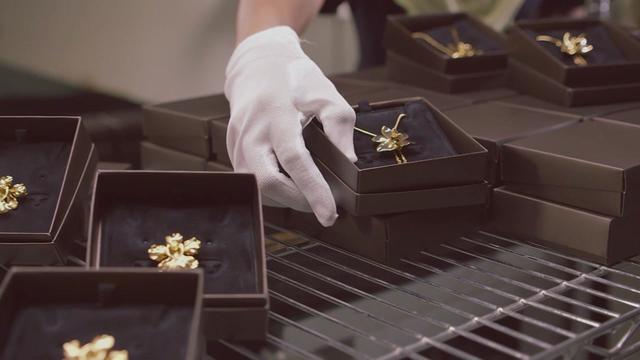 揭秘新加坡国粹品牌 RISIS兰花项链制作过程