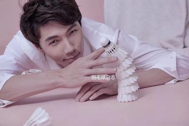 李俊慧登《羽毛球》封面，讲述“一脱成名”之后的心路历程