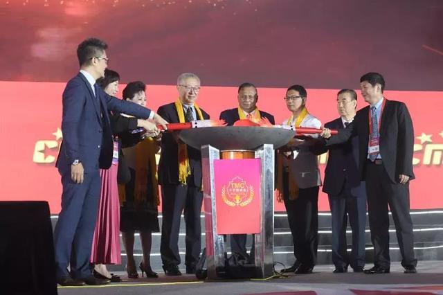 八千国际保险精英在郑州“跨界融合” 保险营销理念从商业向文化转型