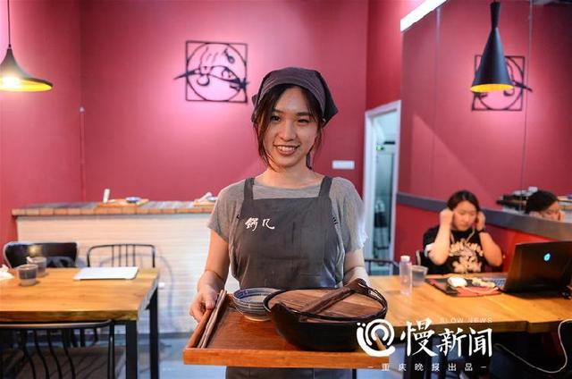 90后重庆海归女孩开小面馆 考上常春藤名校赴美留学：没亏到30万不关店